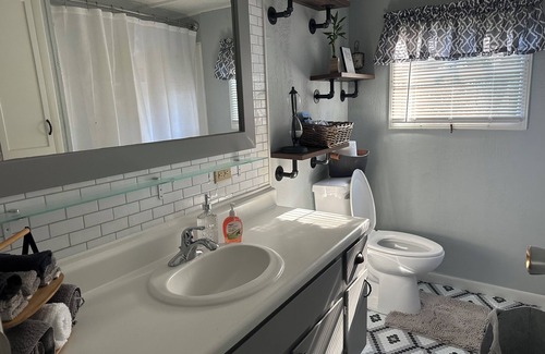 Nauvoo House | Quiet Cozy Cottage