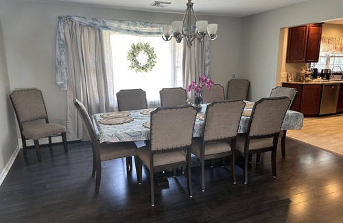 Jamesburg House | Quiet & cozy home, bring the whole family.