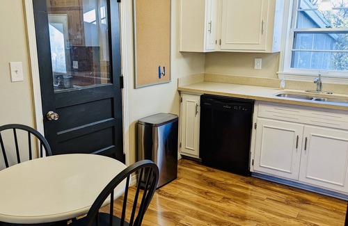 Overland Park House | Quiet cozy house, near downtown OP, KC, parks with easy access to the highway