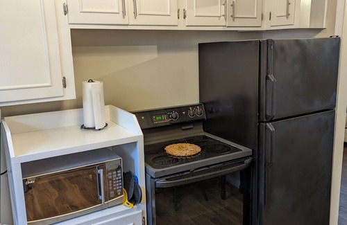 Overland Park House | Quiet cozy house, near downtown OP, KC, parks with easy access to the highway