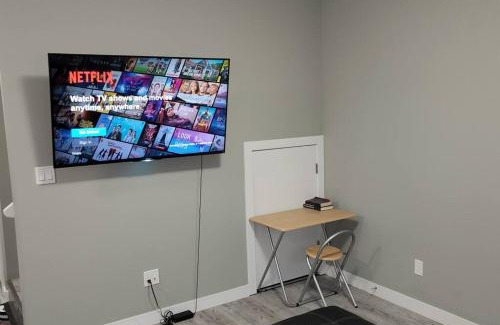 Regina Apartment | QUIET & COZY MODERN SUITE CLOSE TO RCMP