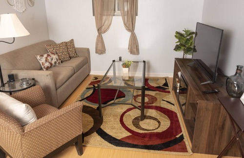 North Haven Apartment | Quiet, cozy, newly renovated unit w/ fireplace close to highways and town center