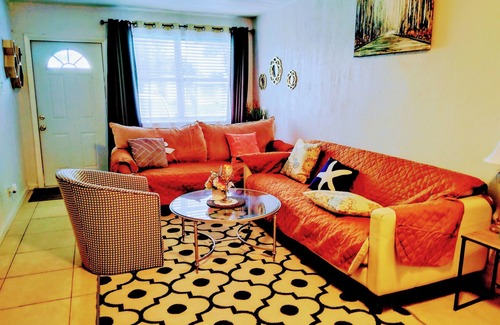 Riviera Beach House | Quiet Cozy One-Bedroom Retreat in the Heart of It All