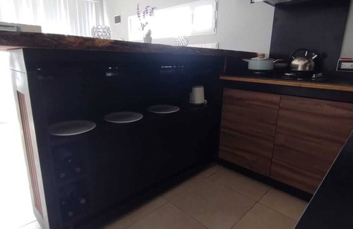 Puerto Madryn House | Quiet & Cozy Retreat - WiFi, Parking & Nature