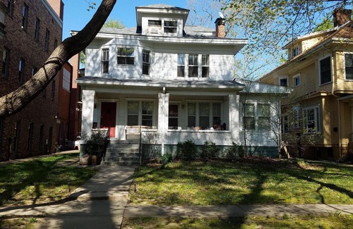 Crescent Hill Apartment | Quiet, Cozy & Safe 2 Bed 1 Bath in Crescent Hill
