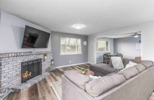 South Richland House | Quiet & Cozy South Richland Home