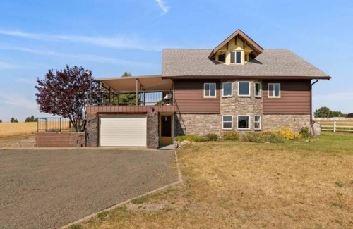 Spokane House | Quiet/Cozy Studio, Fire Pit, King bed, Views