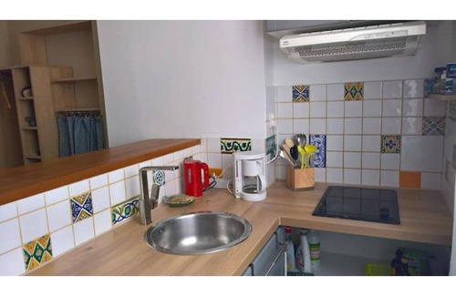 20th Arrondissement Apartment | Quiet, cozy studio in the heart of Paris