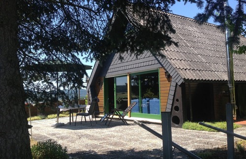 Hatzfeld House | Quiet, cozy vacation home with fireplace, barbecue area and fantastic views