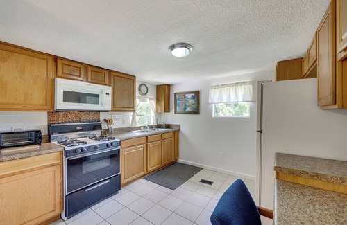 Pomona Park House | Quiet Crescent City Home w/Fire Pit, Boat Parking