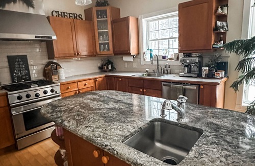 Saratoga Springs House | Quiet Cul-De-Sac w/Pool, 2-3 miles to Town & Track