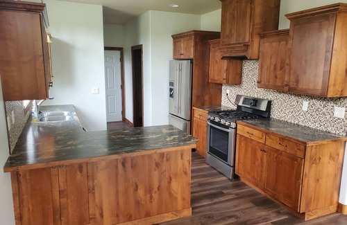 Moorhead House | Quiet cul-de-sac home with golf course views