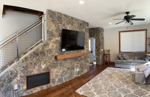 Crowley Lake House | Quiet culdesac just outside of Mammoth Lakes