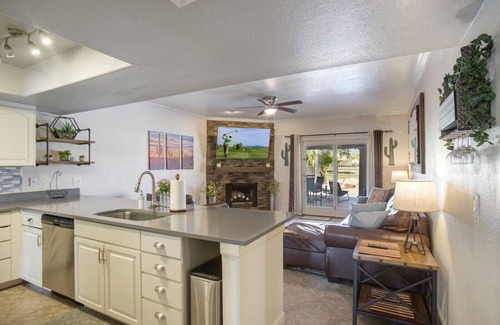 Dobson Ranch House | Quiet Desert Oasis on Golf Course w/Heated Pool