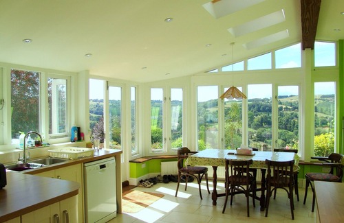 Inchbrook Cottage | Quiet Detached Cottage with Stunning Sunsets, 180 Views from all rooms & patio