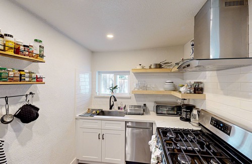 Atascadero House | Quiet dog-friendly home w/enclosed yard, firepit, yoga deck - close to town