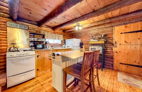 Center Ossipee House | Quiet dog-friendly home with screened porch, deck, & firepit - golf nearby