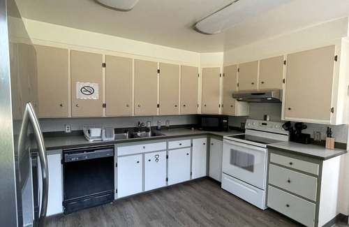 Delta Junction House | Quiet Downtown Delta
