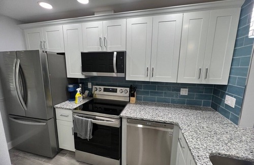 Park East Condo | Quiet Downtown Sarasota Condo minutes from Siesta Key.