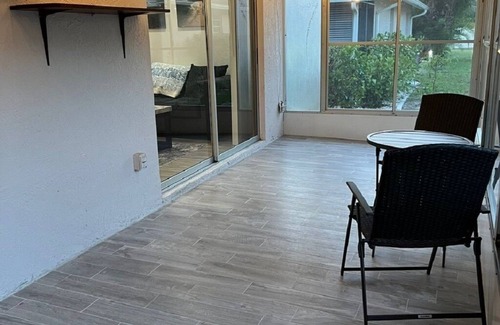 Park East Condo | Quiet Downtown Sarasota Condo minutes from Siesta Key.