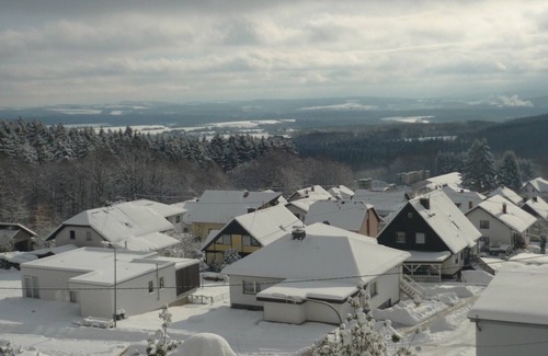 Losheim am See Apartment | Quiet edge of the forest with a beautiful panorama