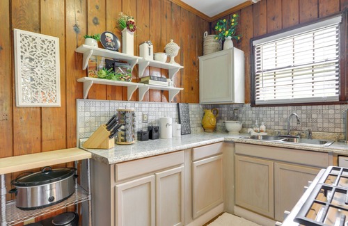 Ellaville Cottage | Quiet Ellaville Home w/Patio + Outdoor Dining!
