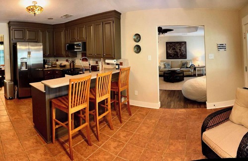 Waco House | Quiet Escape family with Private Pool