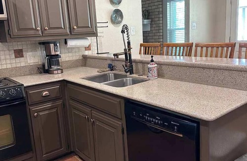 Waco House | Quiet Escape family with Private Pool