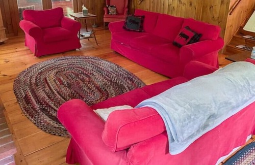 Forest Dale Cabin | Quiet Family Cabin, Lake Access
