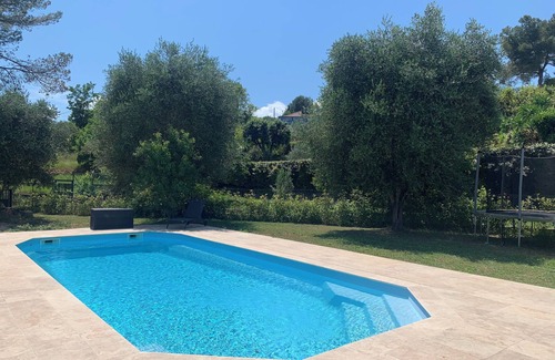 Saint-Jacques Villa | Quiet family home with pool & garden