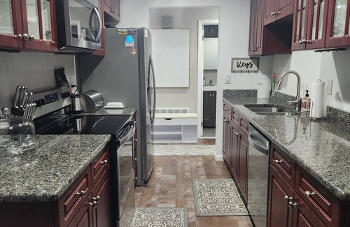 Farmington Hills House | Quiet Family Oasis in Farmington Hills, Sleeps 6-10. 20 miles from Downtown