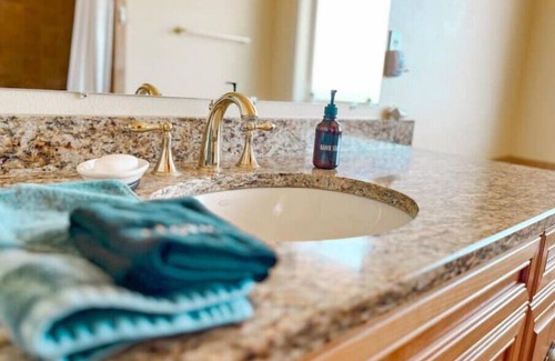 Hillsboro House | Quiet Farm Stay w/ Stunning View in Hillsboro, OR