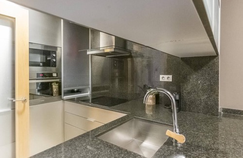el Fort Pienc Apartment | Quiet flat in the Arc de Triomf with Pool for 8