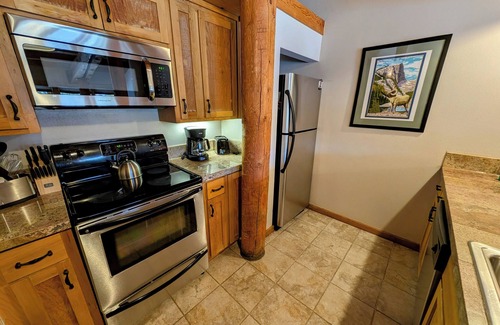 Keystone Condo | Quiet, Floor-to-Ceiling Windows, Best View!