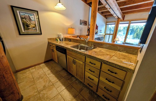 Keystone Condo | Quiet, Floor-to-Ceiling Windows, Best View!
