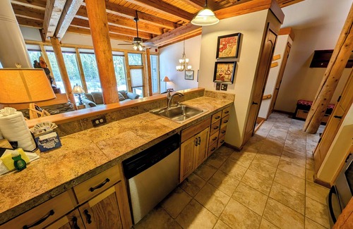 Keystone Condo | Quiet, Floor-to-Ceiling Windows, Best View!