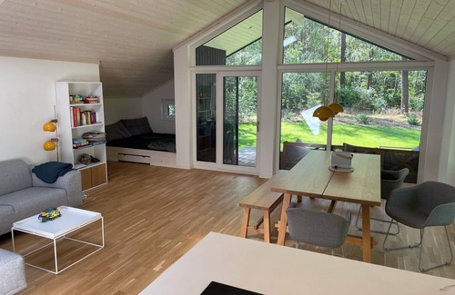 Schonberg House | Quiet forest house by a small bathing lake