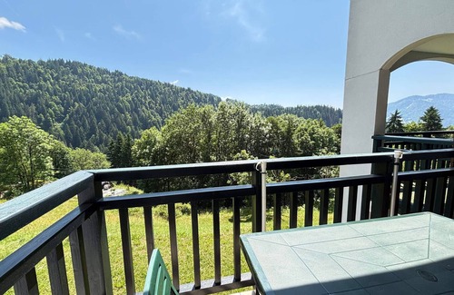 Notre-Dame-de-Bellecombe Apartment | Quiet apartment with balcony, mountain view, private parking