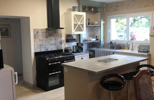 Saint-Michel-Lapujade House | Quiet country house with breathtaking views 6/8 persons