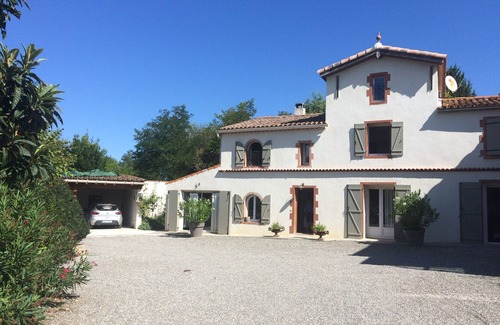 Saint-Martin-de-Villereglan House | QUIET 8-BED FAMILY HOME WITH SWIMMING POOL