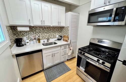Belmont Bed & Breakfast | Quiet Garden Oasis | Sunset View | Parking | 1/1