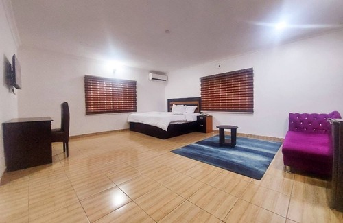 Ikeja Cabin | Quiet getaway in the ❤️ of downtown