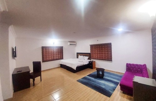 Ikeja Cabin | Quiet getaway in the ❤️ of downtown