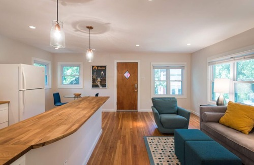 Travis Heights Apartment | Quiet getaway near South Congress, Lady Bird Lake and downtown Austin