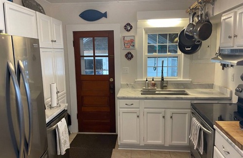 Marshallberg House | Quiet getaway to a small, safe and peaceful coastal town: 120/night