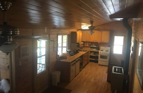 Kearney Cottage | Quiet Getaway- Waterfront cottage