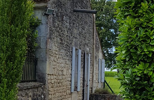 Retaud House | Quiet gite - 20 mn from Royan, 10mn from Saintes