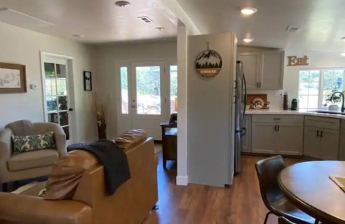 Grass Valley House | Quiet Gold Country Guest House in the Sierra Nevada Mountains. Pet Friendly!