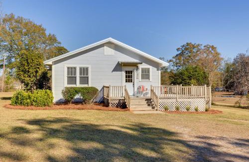 Grove Hill House | Quiet Grove Hill Cottage with Wraparound Deck!