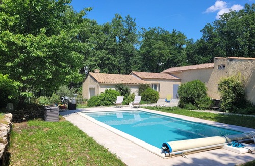 Chantemerle-les-Grignan House | Quiet house surrounded by trees with swimming pool in Drôme provençale!